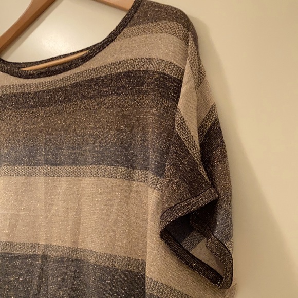 DEC Metallic, short sleeved, lightweight knit top - Picture 2 of 5